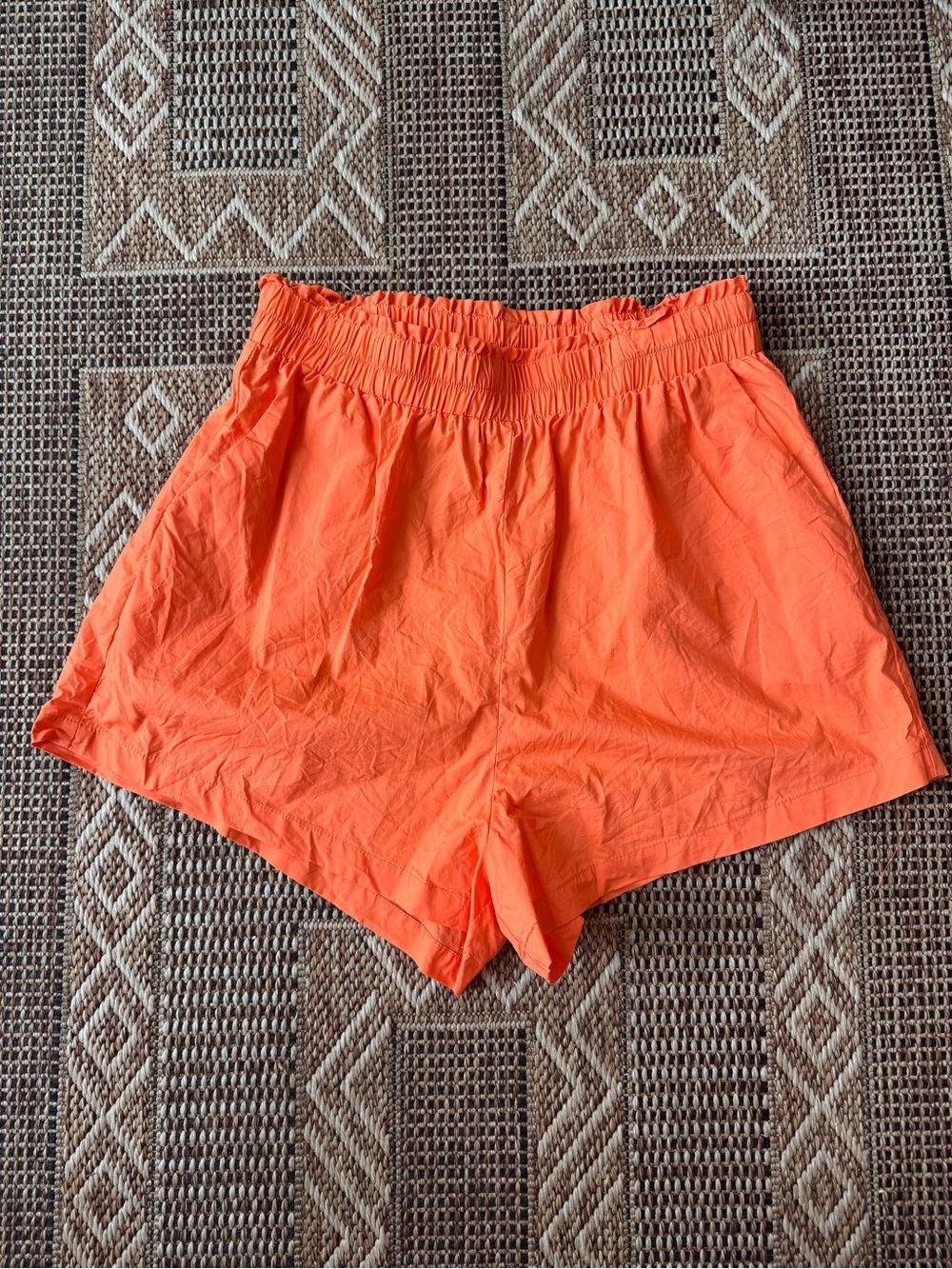 SNDYS EVERYDAY • REVOLVE Orange Athletic Shorts Size Large